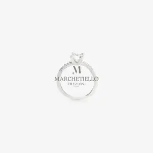 Anello donna solitario