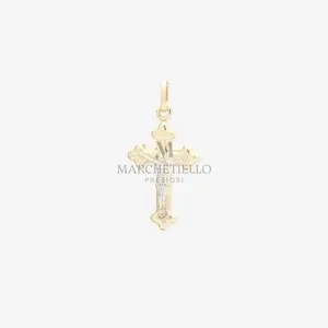 Croce con lati a 3 punte arrotondate con Cristo